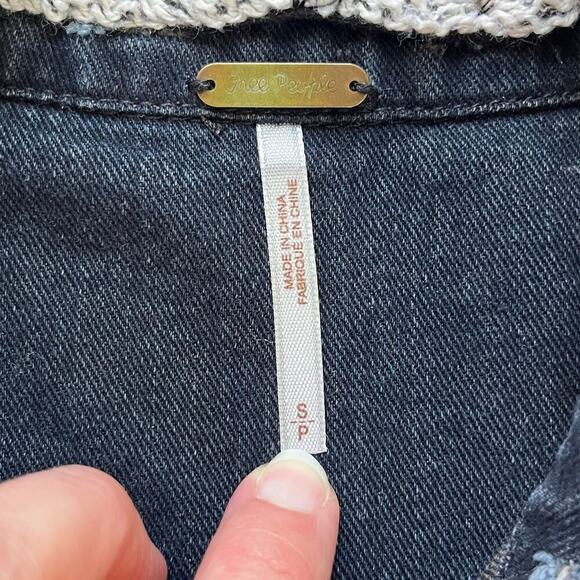 Free People Black Denim Trucker Jacket Hooded Distressed Knit Sleeves Size S - Picture 11 of 12